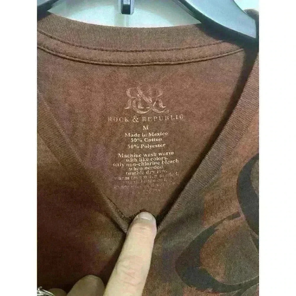 Rock Republic Mens Shirt Medium Rust Red VNeck Pullover Short Sleeve 0064 - Picture 3 of 4